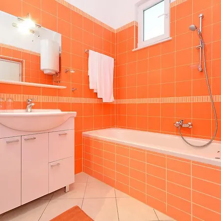 Nautilus Apartman Póla