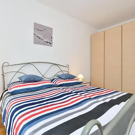 Nautilus Apartman Póla