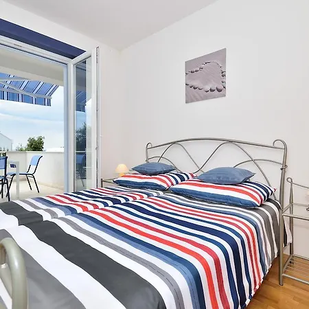 Nautilus Apartman Póla